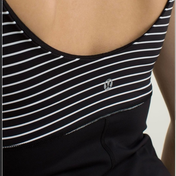 Lululemon Aria Tank II - Picture 3 of 12